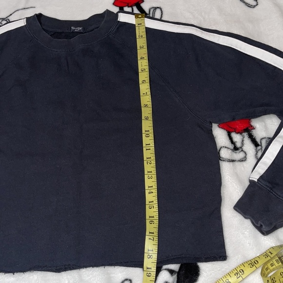 Brandy Melville Cropped sweater - Picture 5 of 6